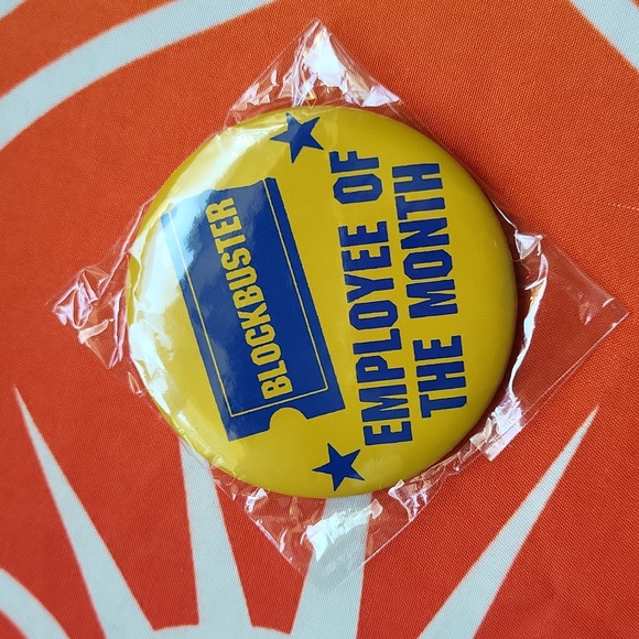 Blockbuster Employee of the Month novelty pin - Picture 2 of 4